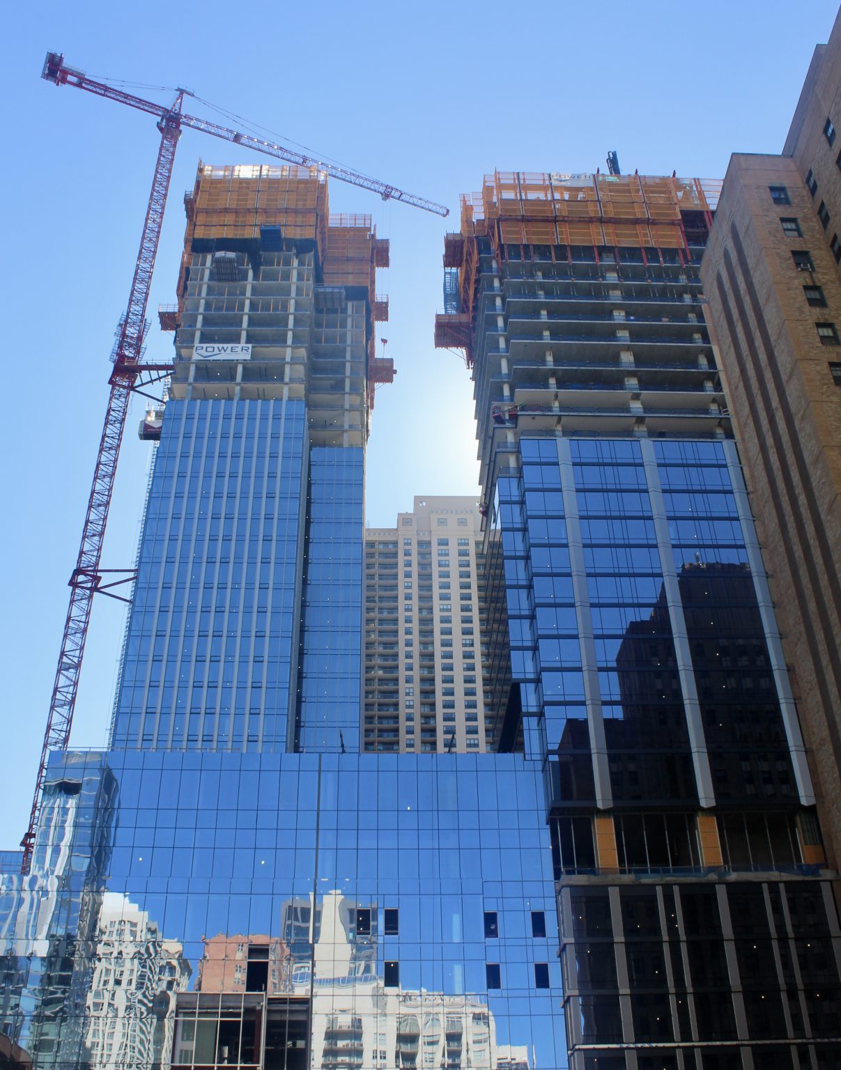 Construction Reaches Halfway Mark for 971-Foot-Tall One Chicago Square 