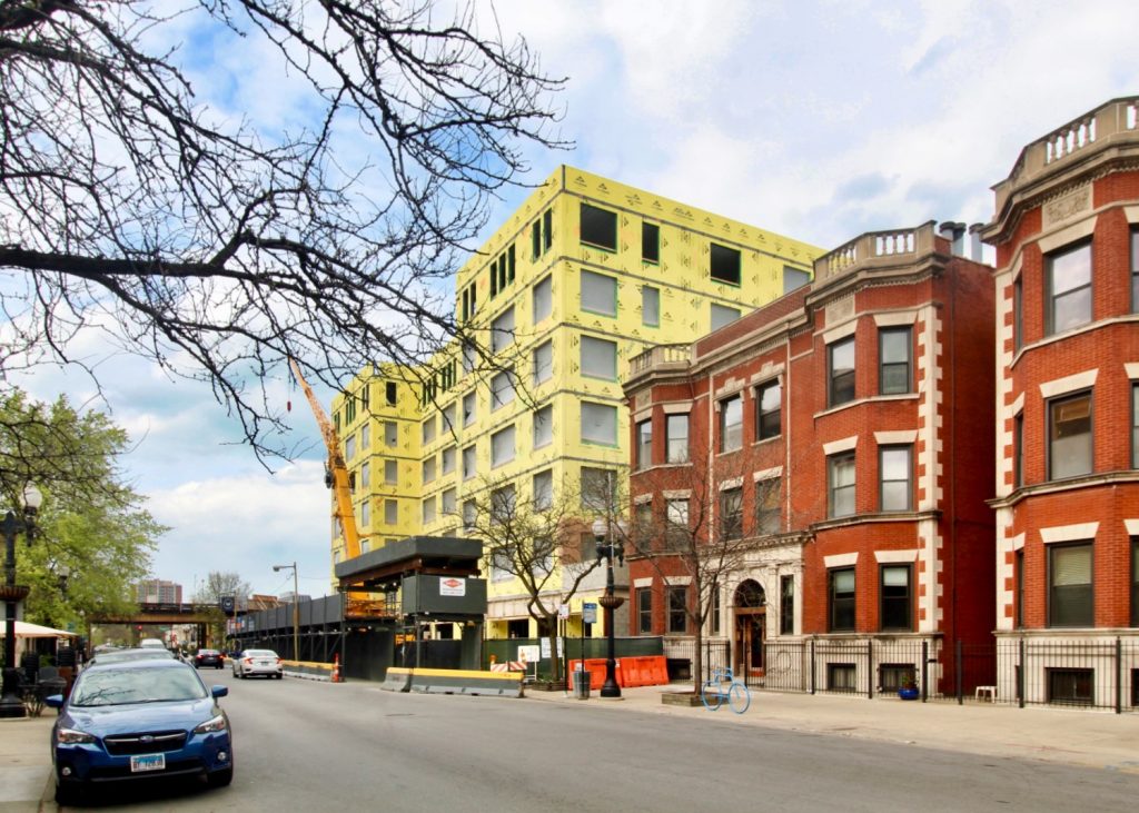 Wrigleyville Lofts Tops Out at 949 W Dakin Street in Lake View