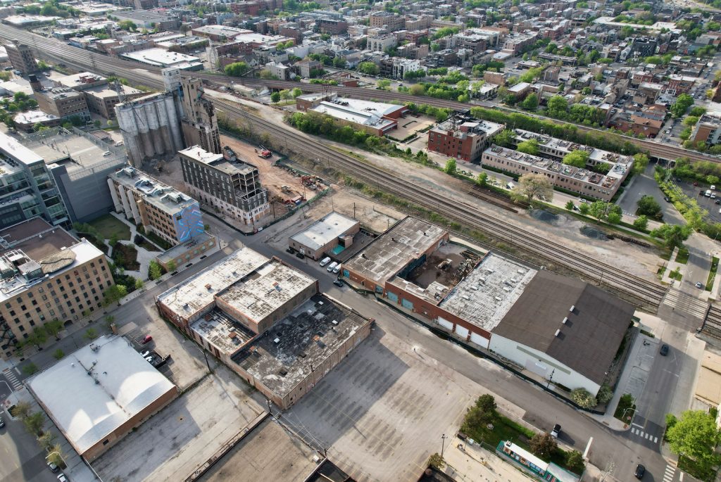 1200 W Carroll Avenue