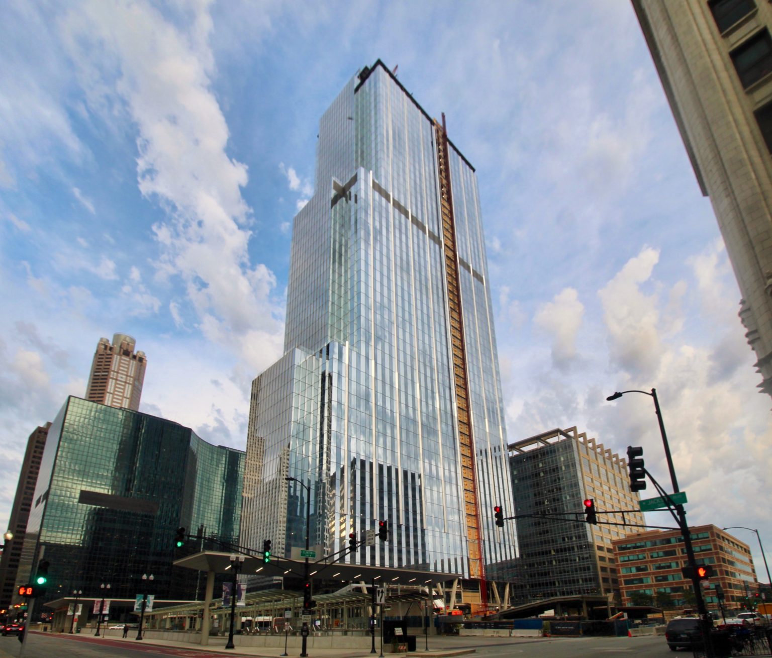 Curtain Wall Nears Full Height for 320 S Canal Street in West Loop Gate ...