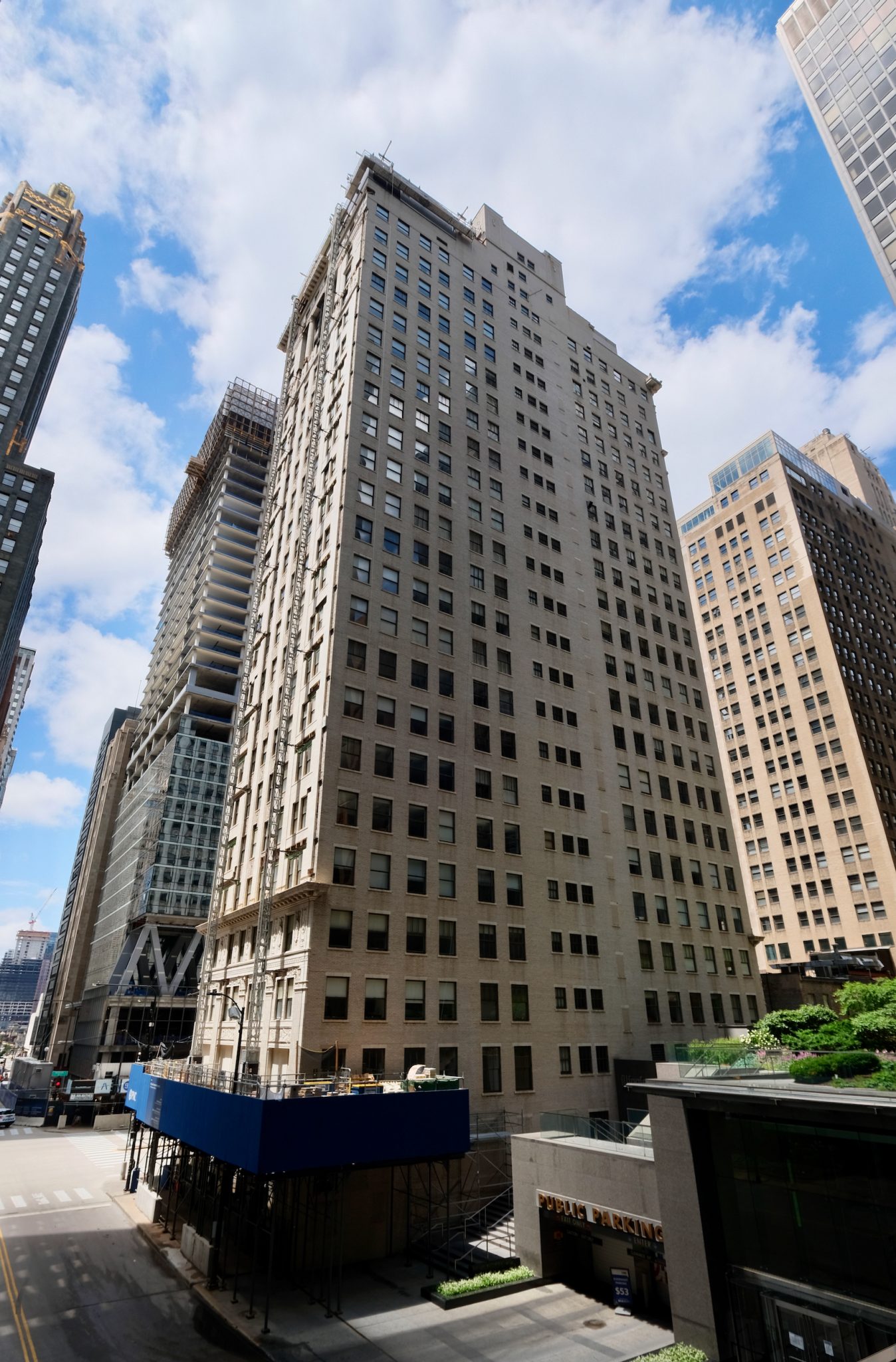 Old republic building s new facade approaching finish line in the loop chicago yimby