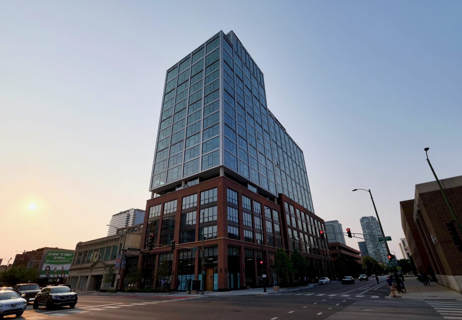 A Final Look at the 17-Story AMLI 808 in River North - Chicago YIMBY