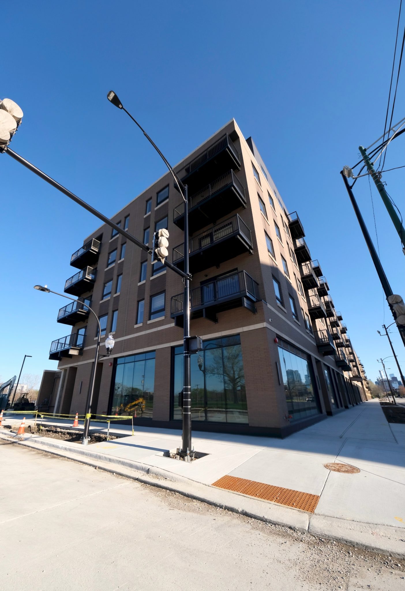 Exterior Construction Now Complete for 23rd Place at Southbridge in Near South Side Chicago YIMBY