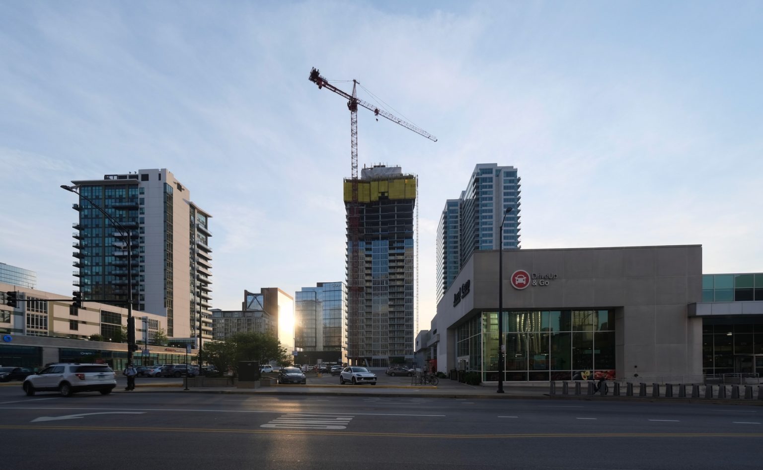 354 N Union Avenue Surpasses Neighboring K2 Apartments in Fulton River