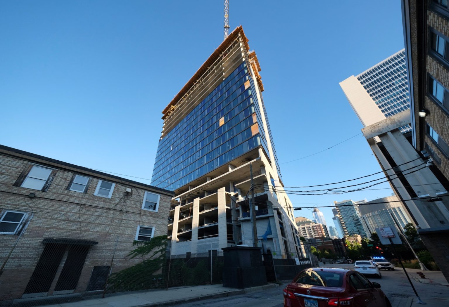 808 N Cleveland Avenue Nears Full Height in Near North Side Chicago YIMBY