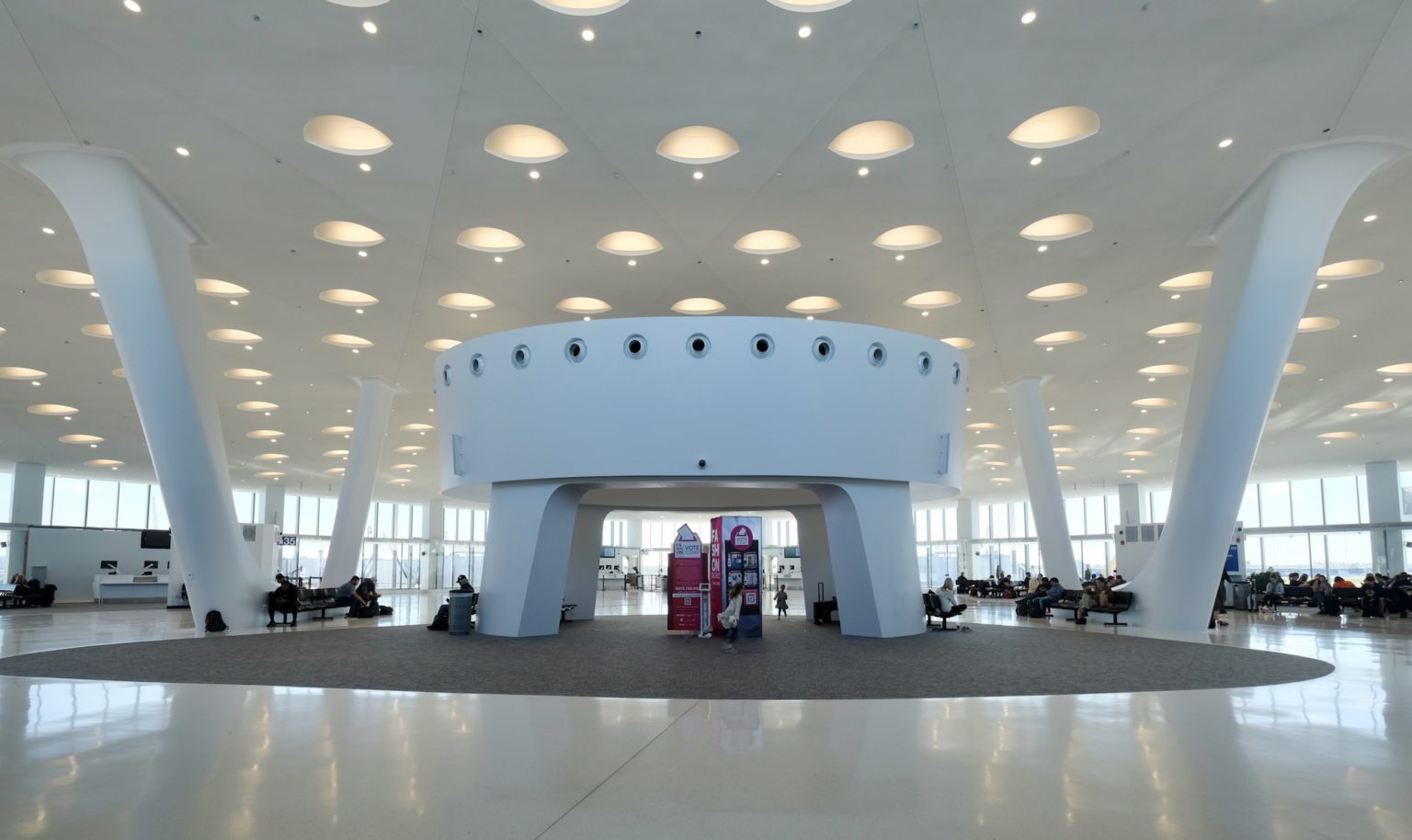 A Look Inside The Newly Complete Terminal 5 Expansion At O'Hare ...