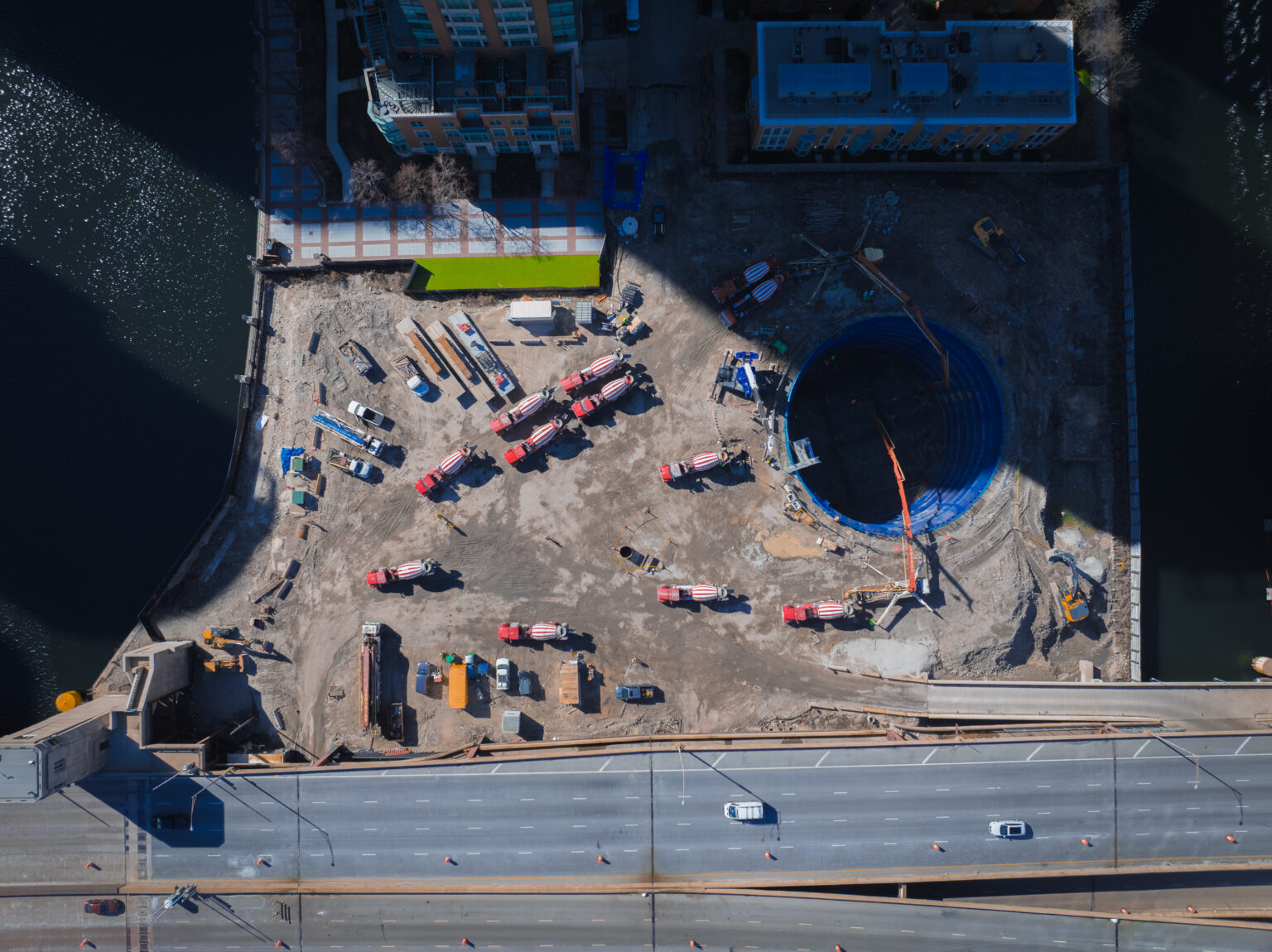 Photos Show Concrete Pour for 400 Lake Shore Drive in Streeterville