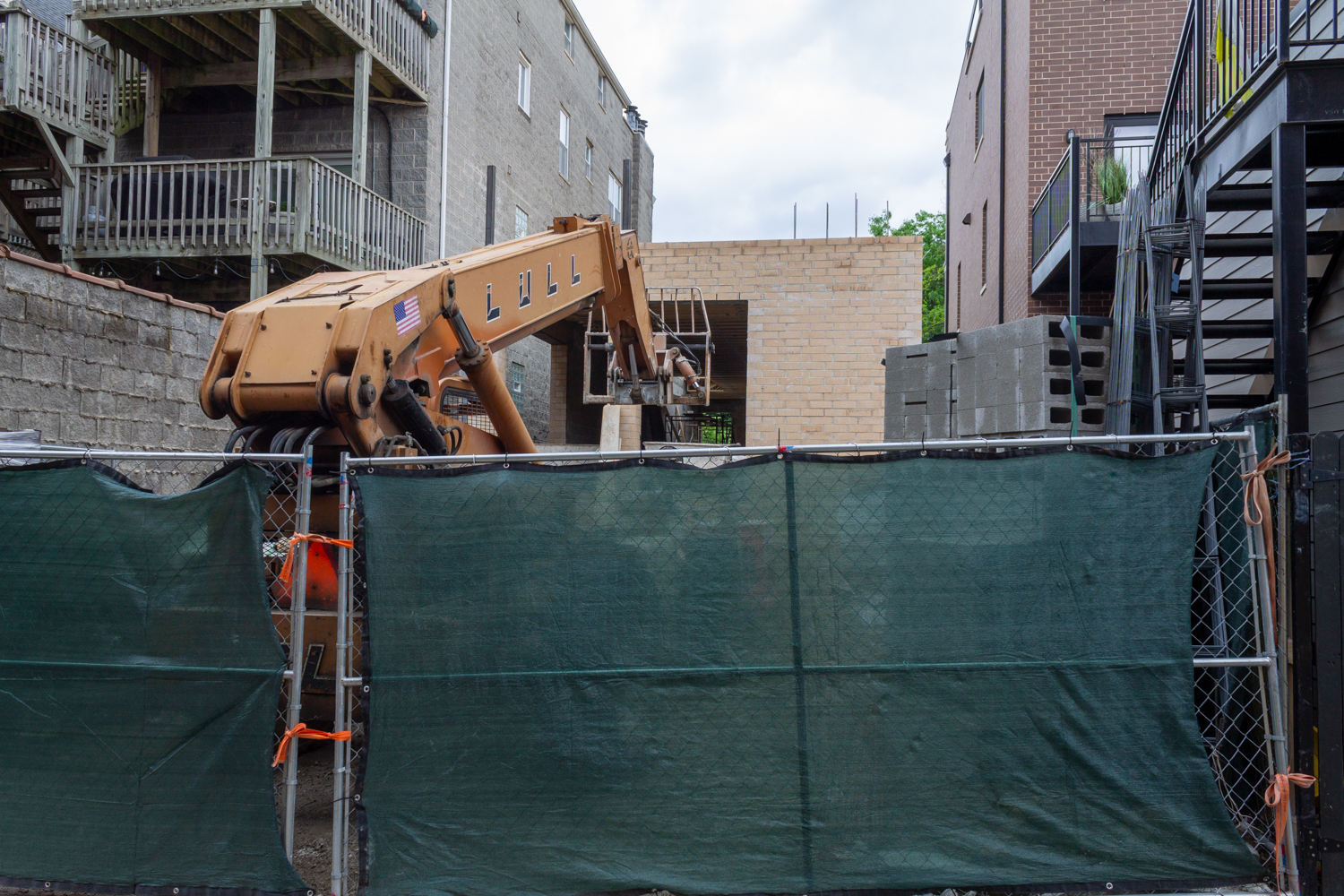 3252 N Racine Avenue construction