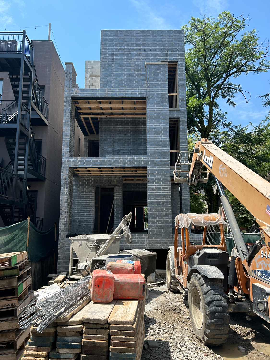 1087 North Marshfield Avenue construction