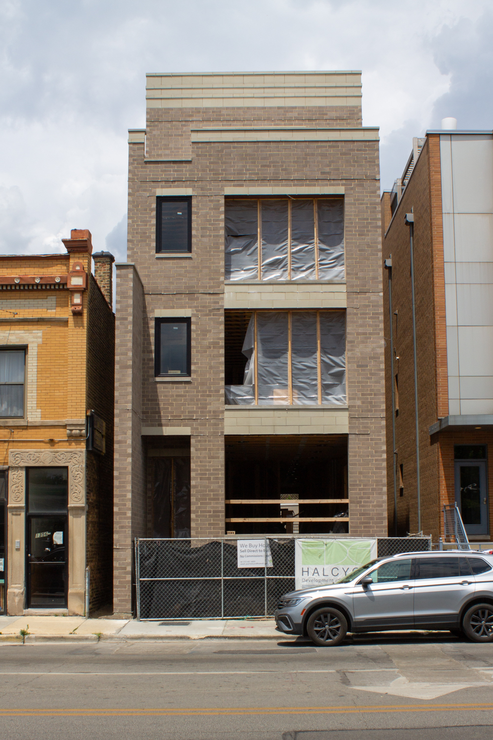 1352 West Diversey Parkway construction