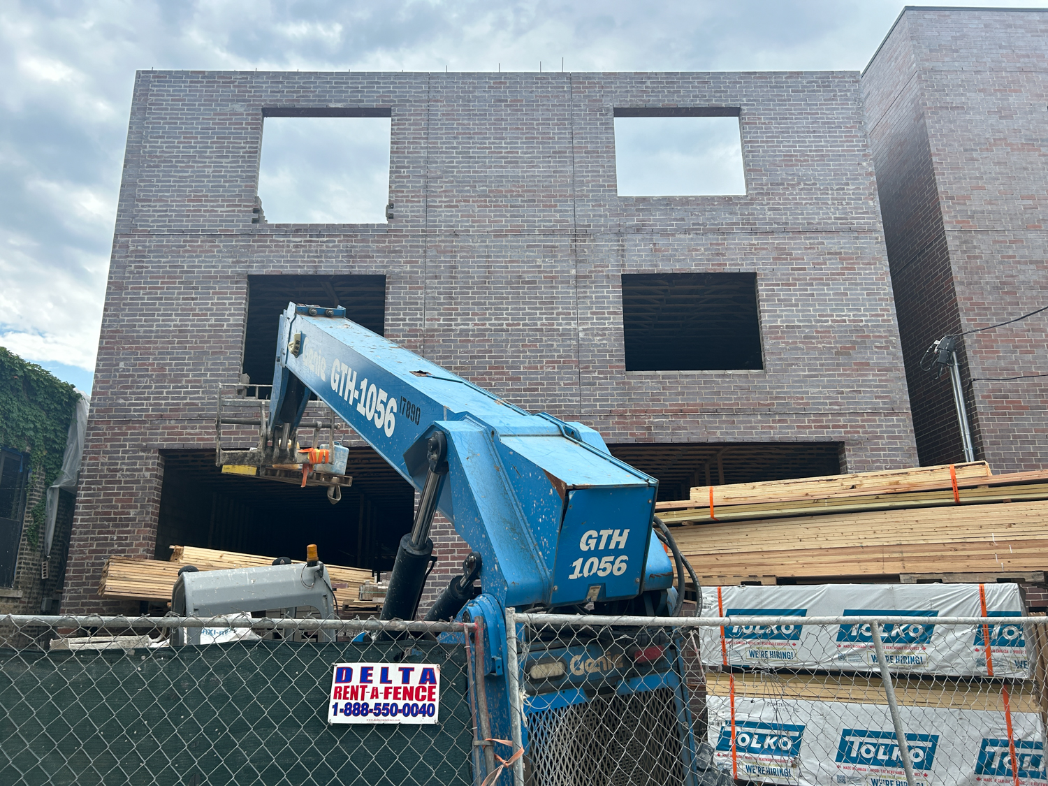 3121 North Clybourn Avenue construction