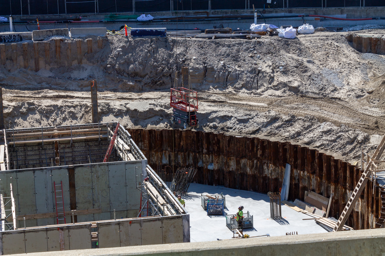 400 Lake Shore concrete core construction