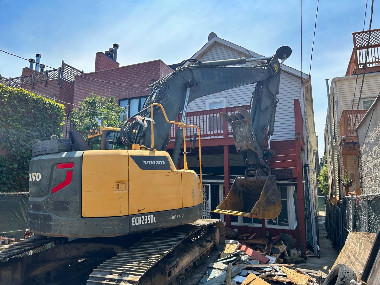 840 West Lill Avenue demolition