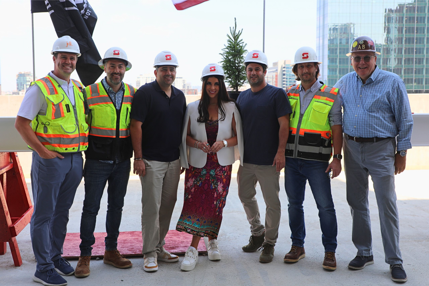 919 West Fulton topping out