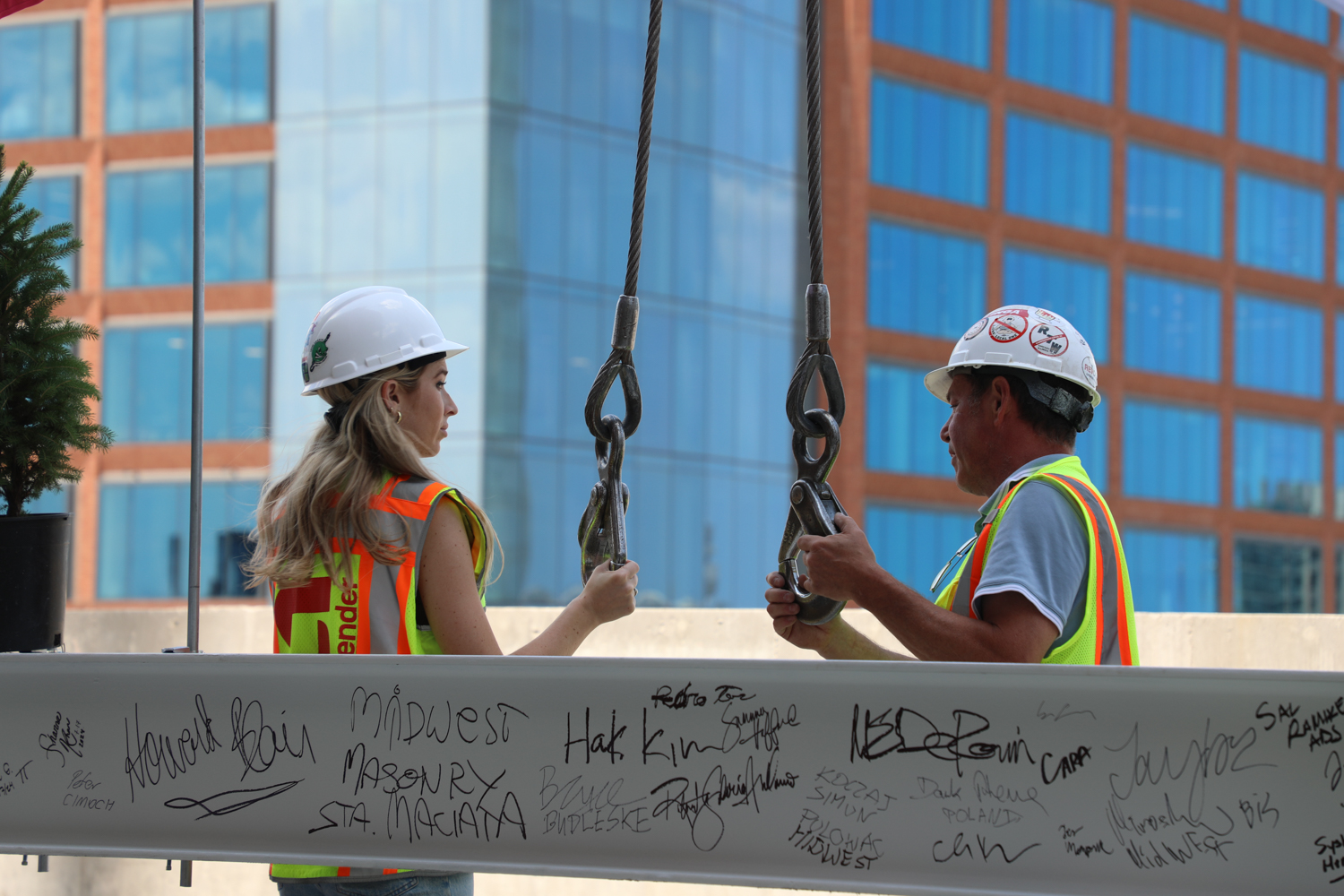 919 West Fulton topping out