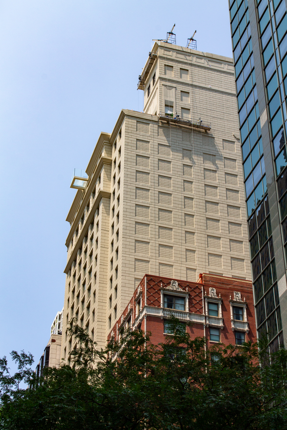 Hotel Riu Plaza Chicago construction