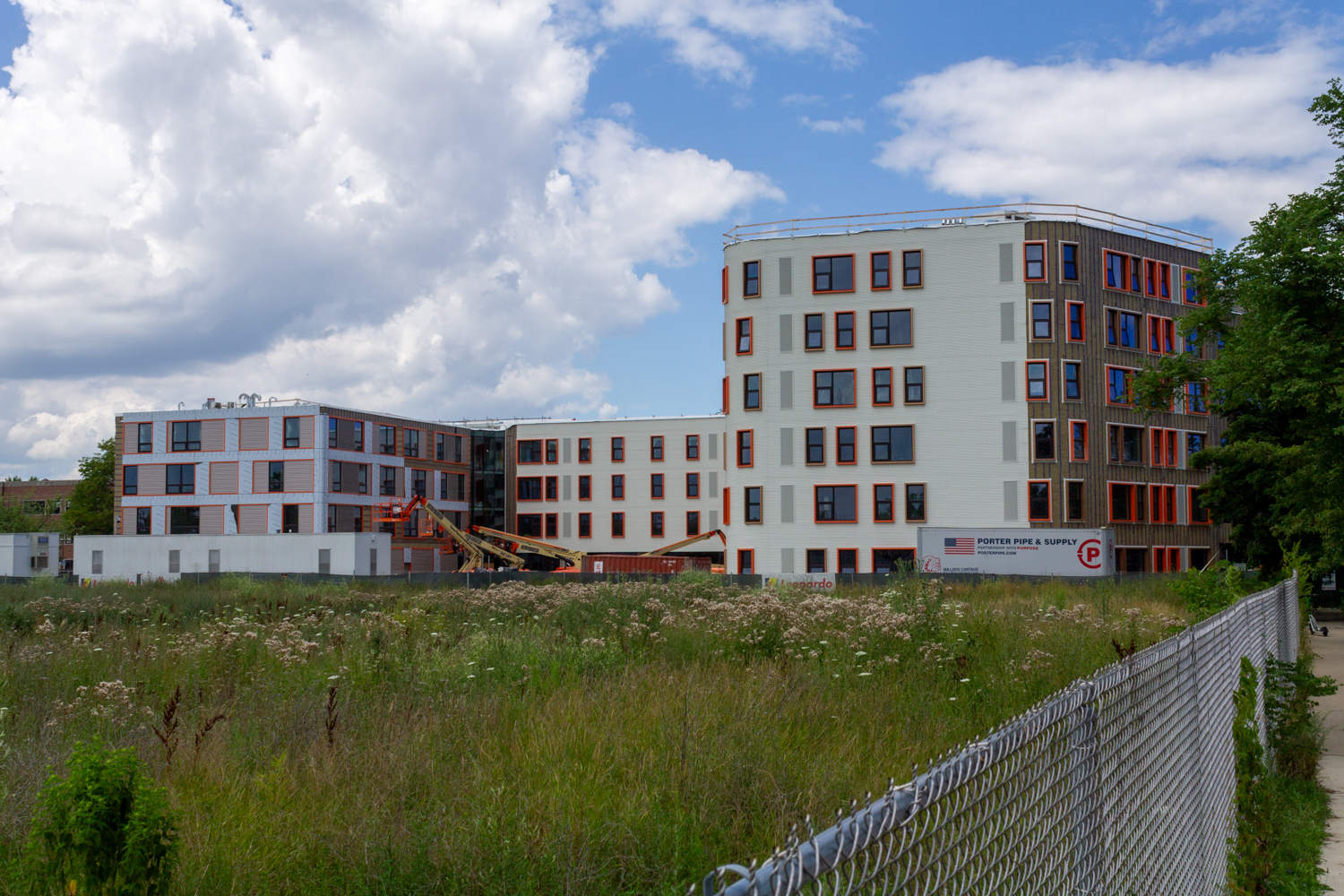 Encuentro Square construction