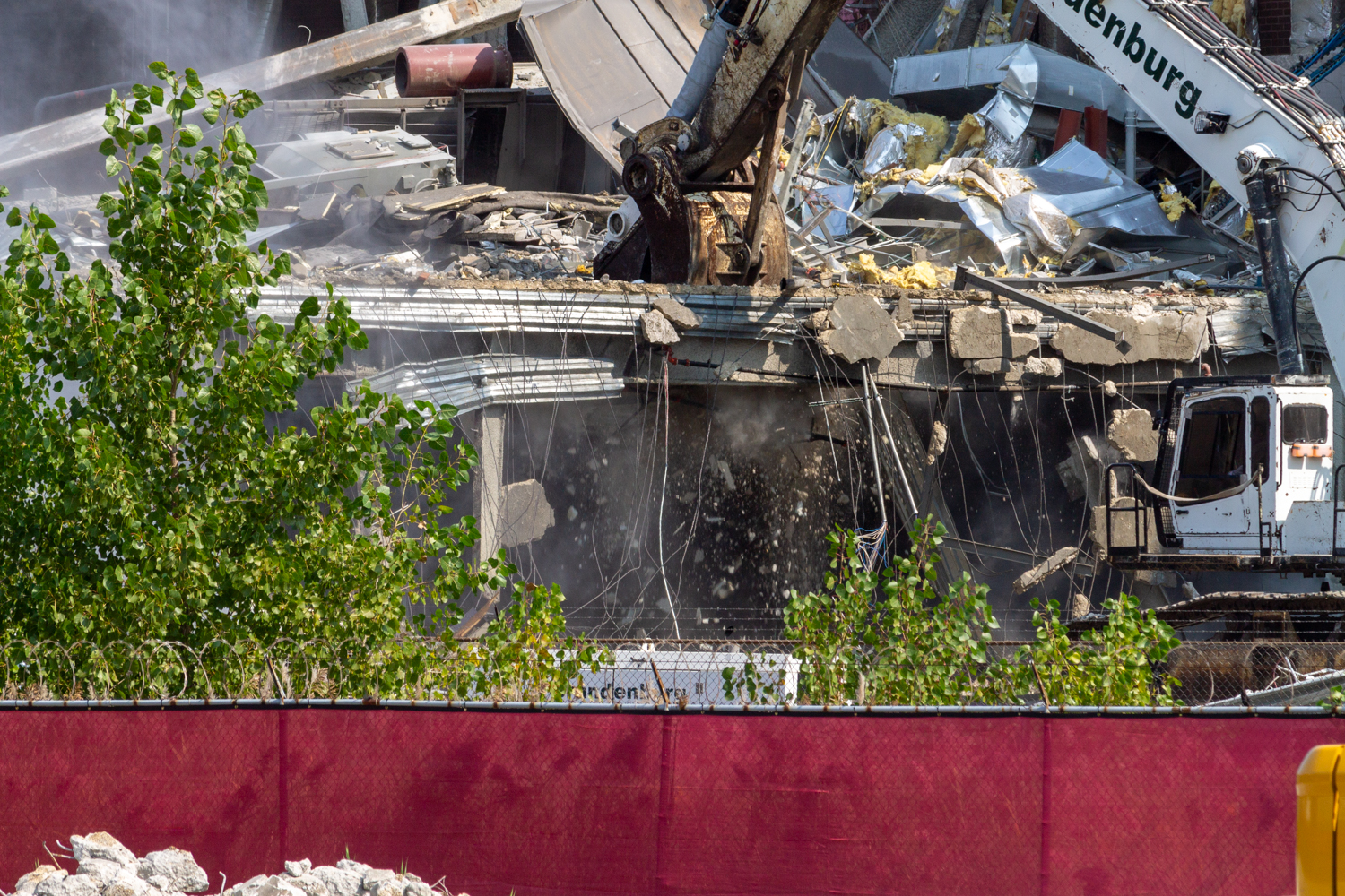 Demolition of the Chicago Tribune Freedom Center begins