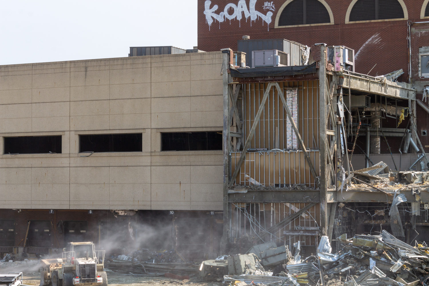 Demolition of the Chicago Tribune Freedom Center begins