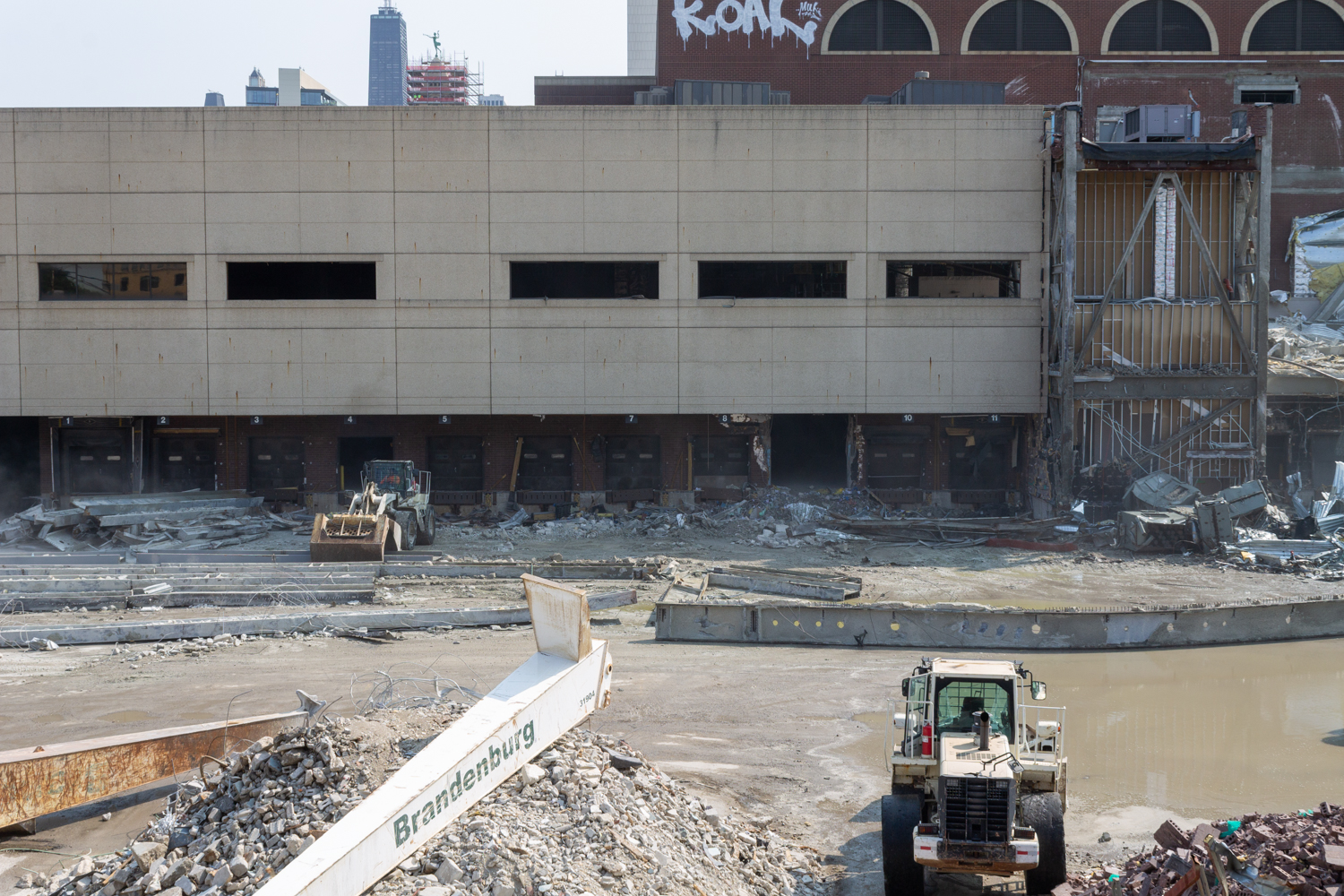 Demolition of the Chicago Tribune Freedom Center begins