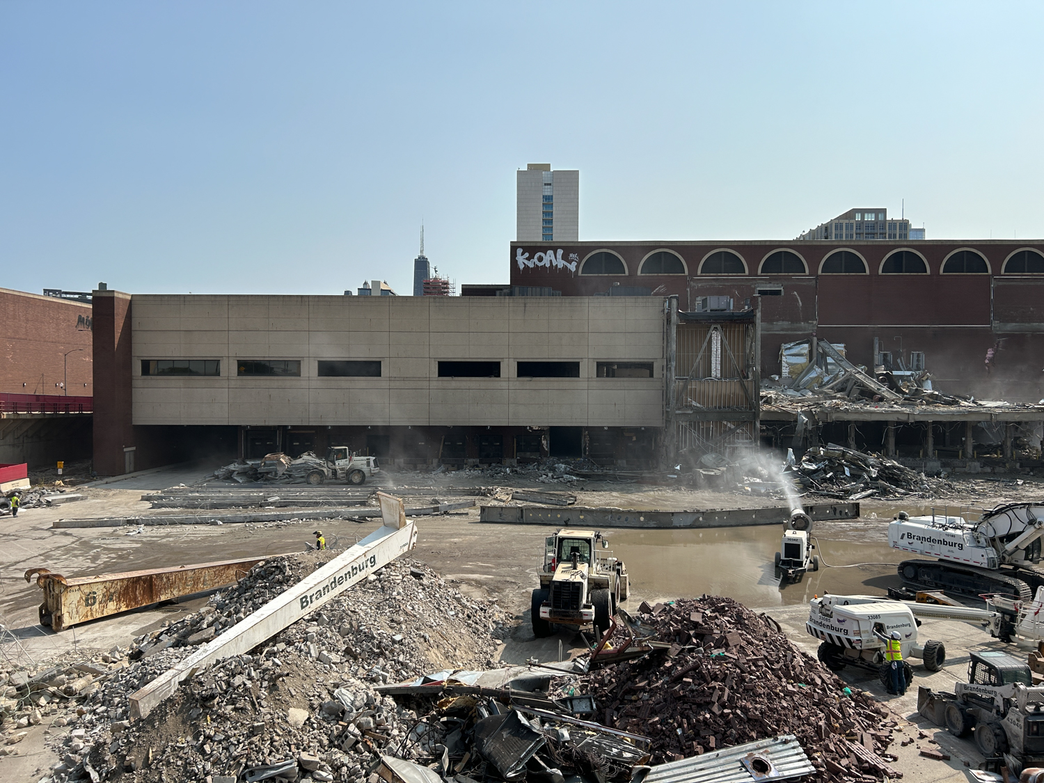 Demolition of the Chicago Tribune Freedom Center begins