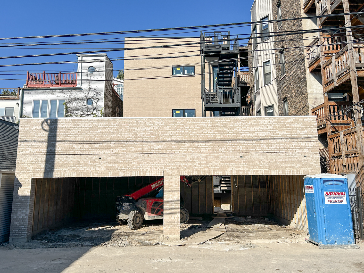 855 West Lill Avenue construction