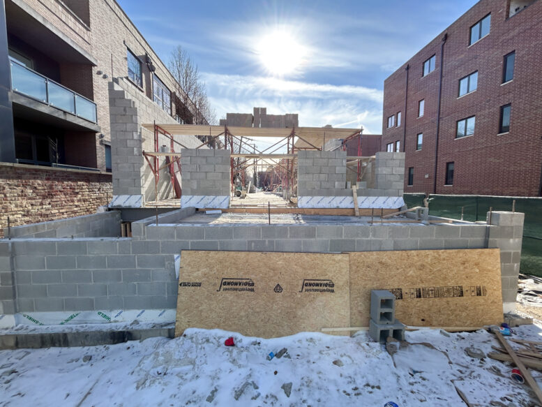 1313 West Wrightwood Avenue construction