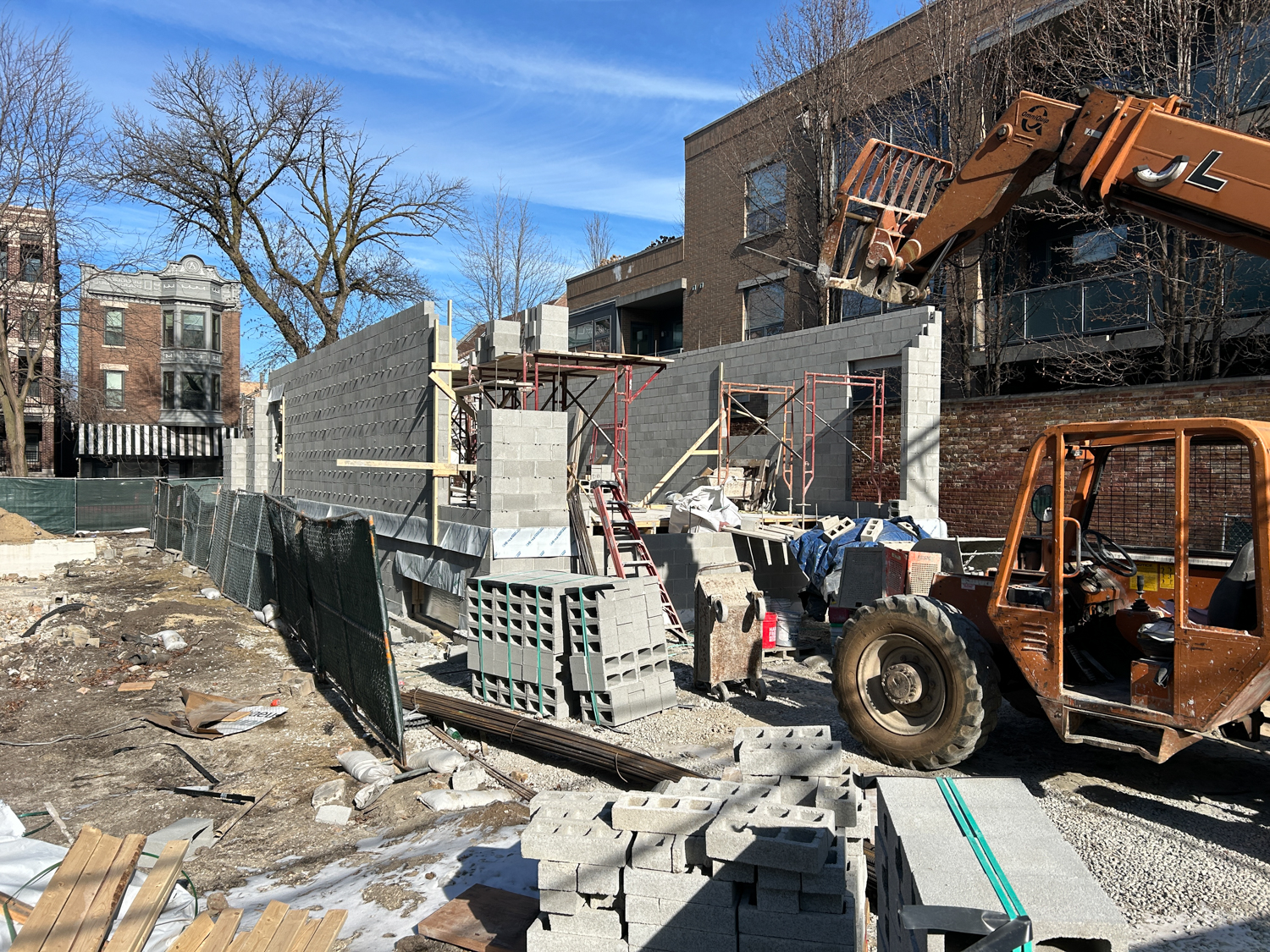 1313 West Wrightwood Avenue construction