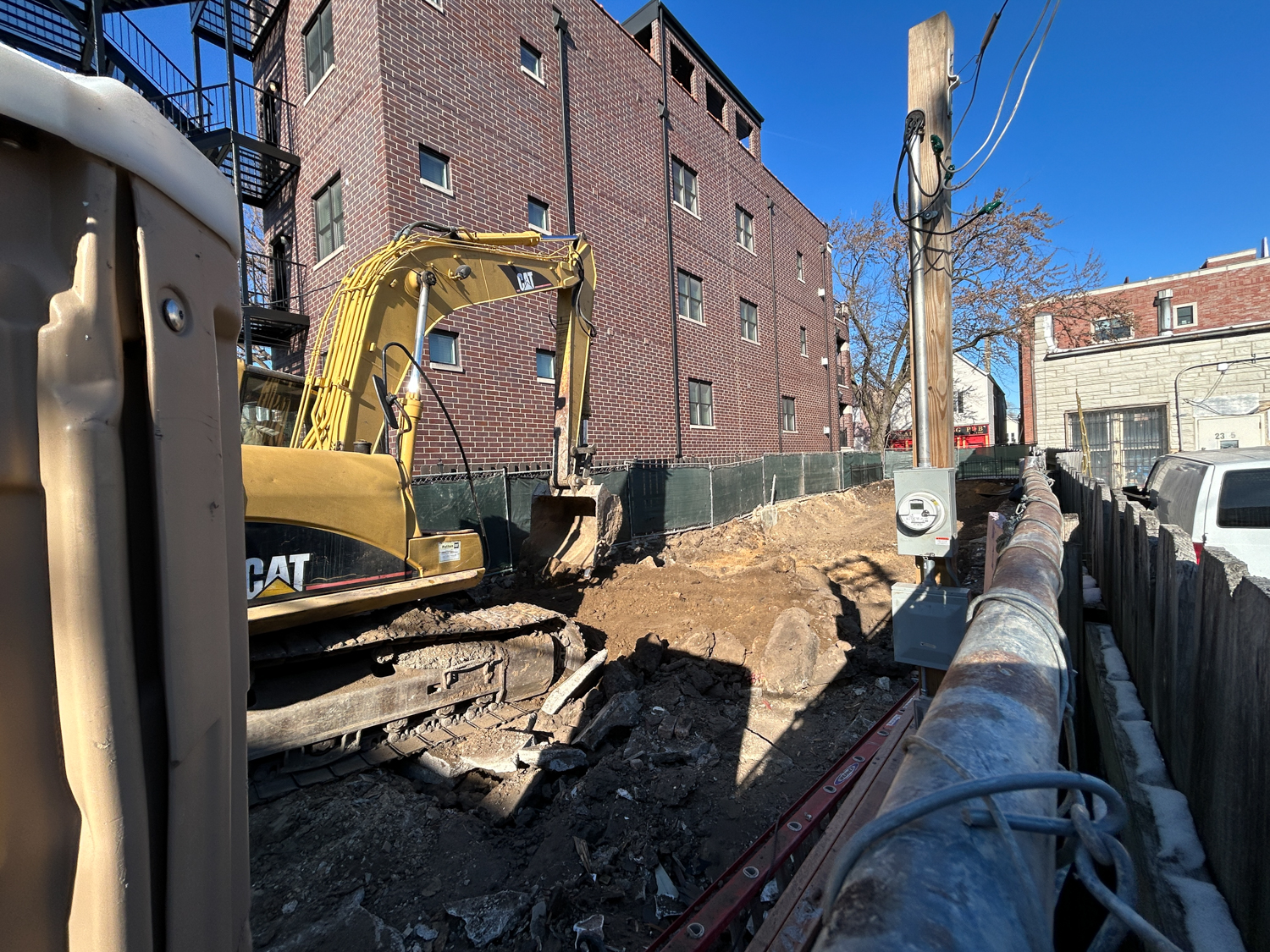 2307 West Foster Avenue construction