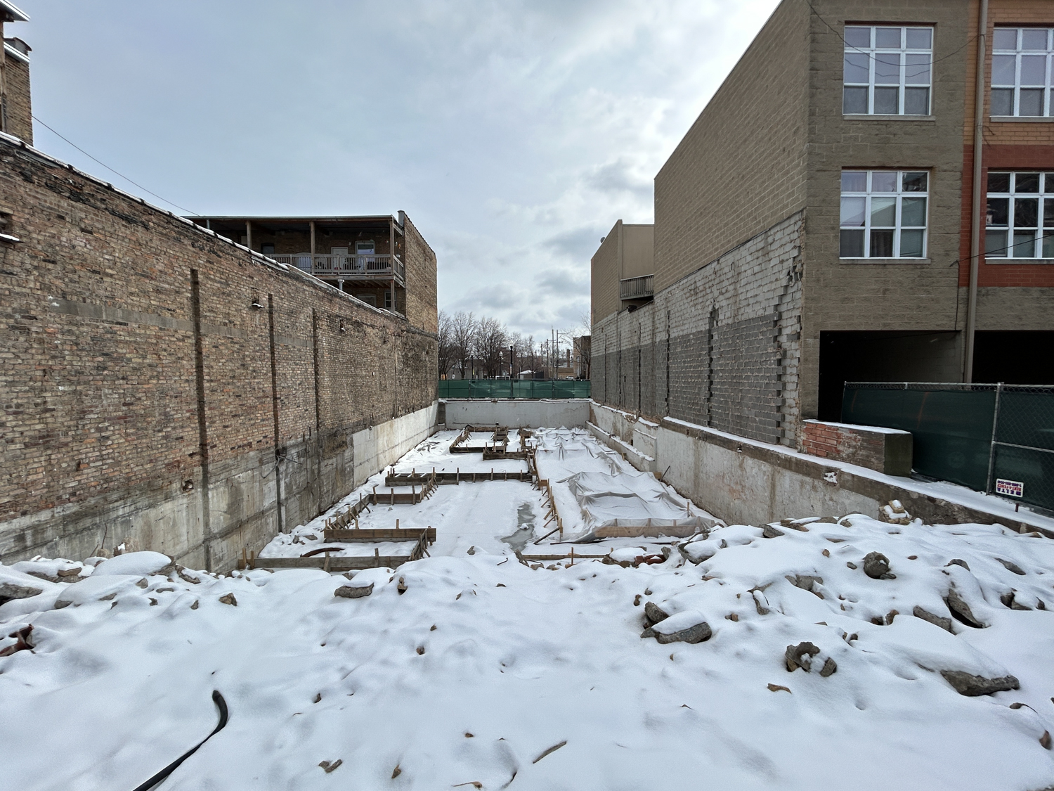 1950 West Lawrence Avenue construction