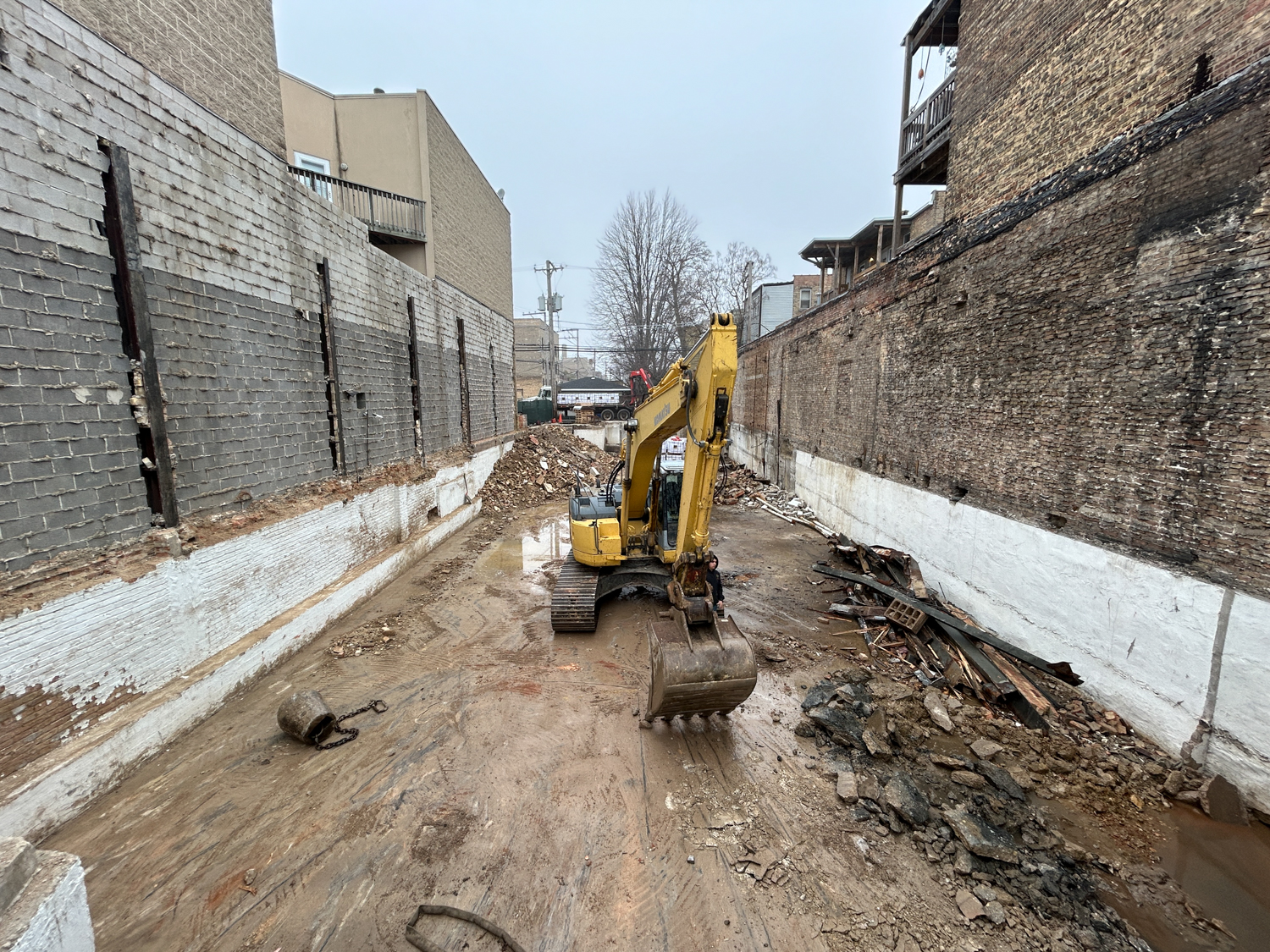 1950 West Lawrence Avenue construction