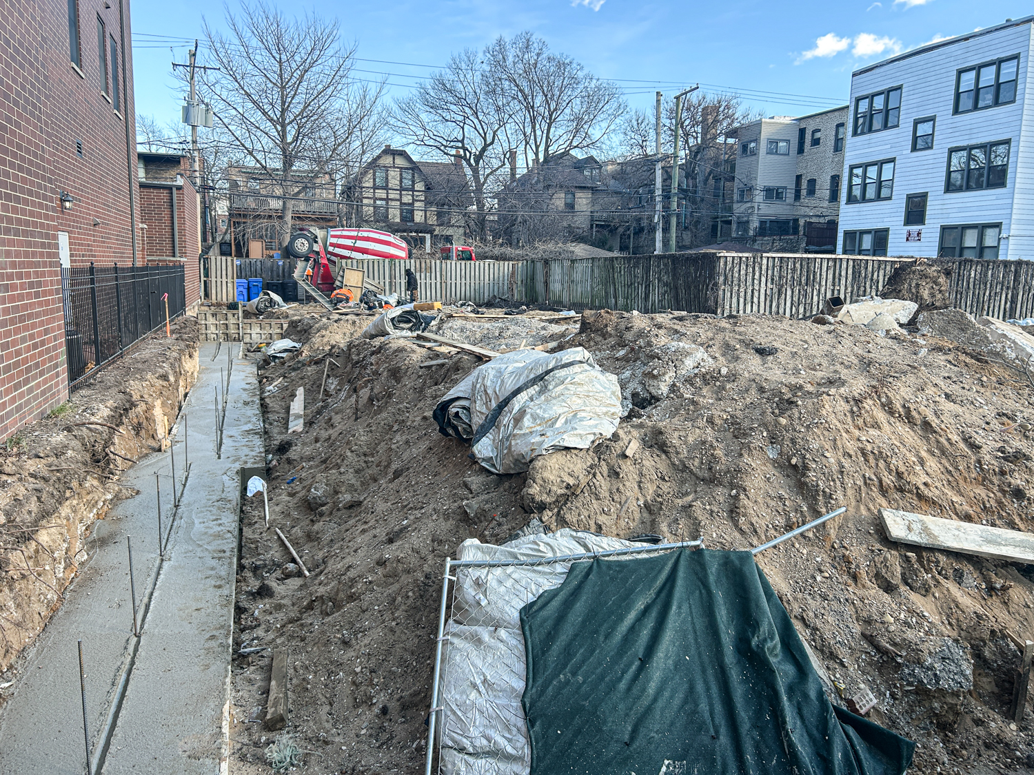 4713 North Clark Street construction