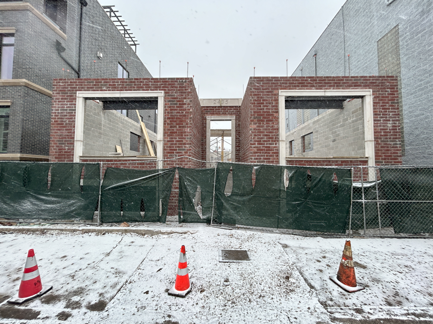 2435 North Clybourn Avenue construction