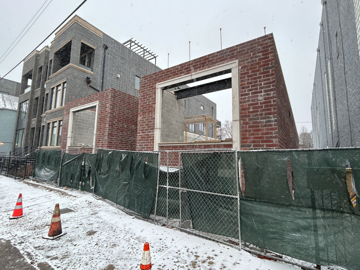 2435 North Clybourn Avenue construction