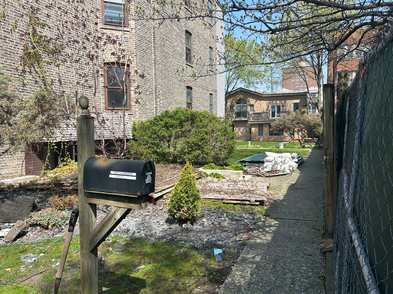 3923 North Janssen Avenue construction permitted