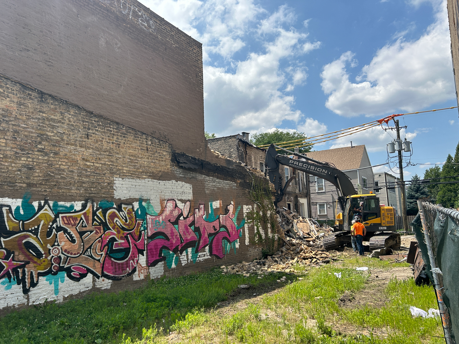2406 West Eastwood Avenue caissons permitted