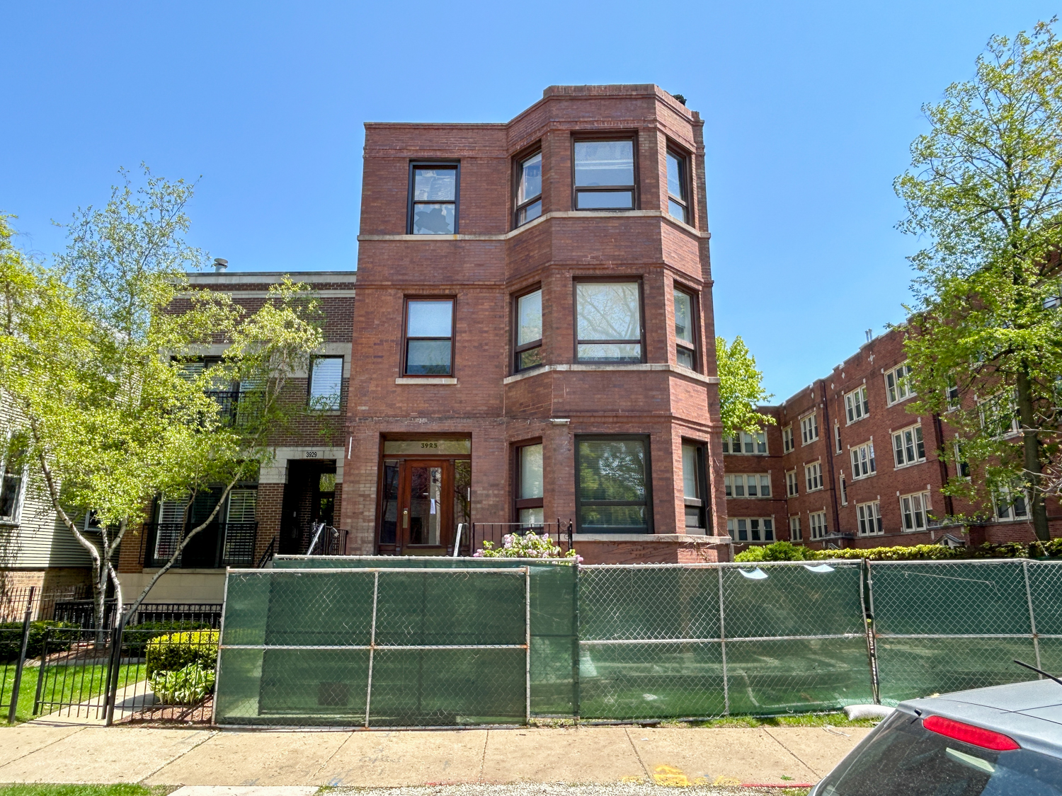 2925 North Janssen coach house demolition
