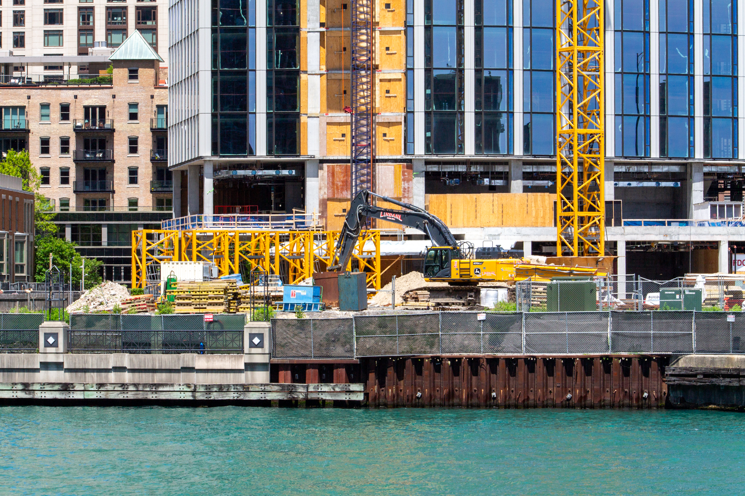 400 Lake Shore North Tower crane jump 2