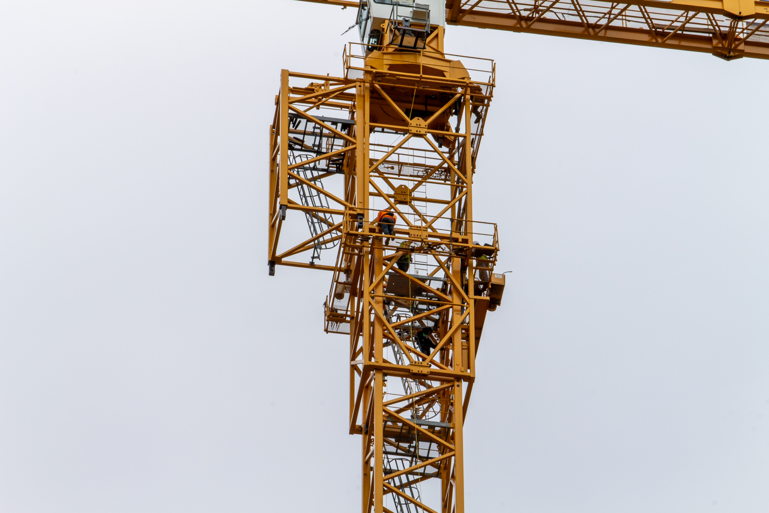 400 Lake Shore North Tower crane jump 2