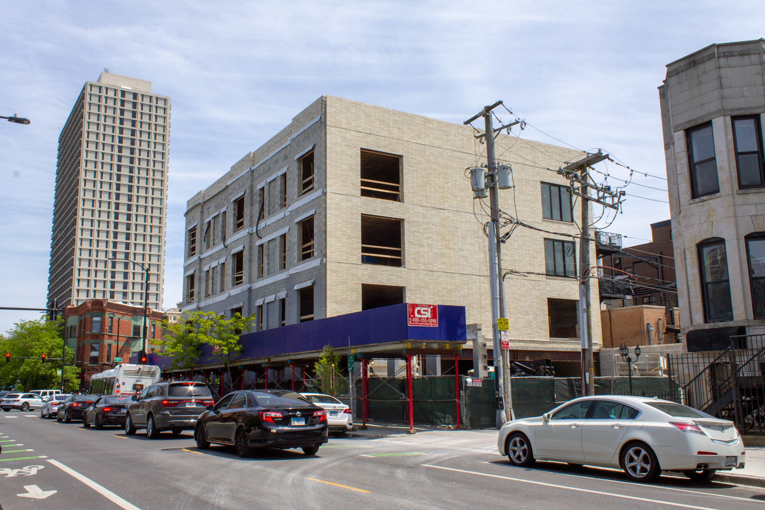 405 West Armitage Avenue topped out in Old Town