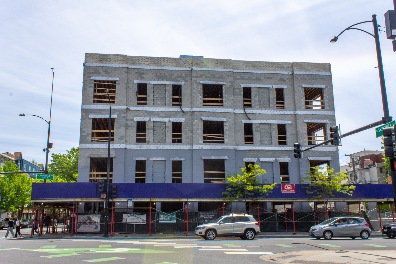 405 West Armitage Avenue topped out in Old Town