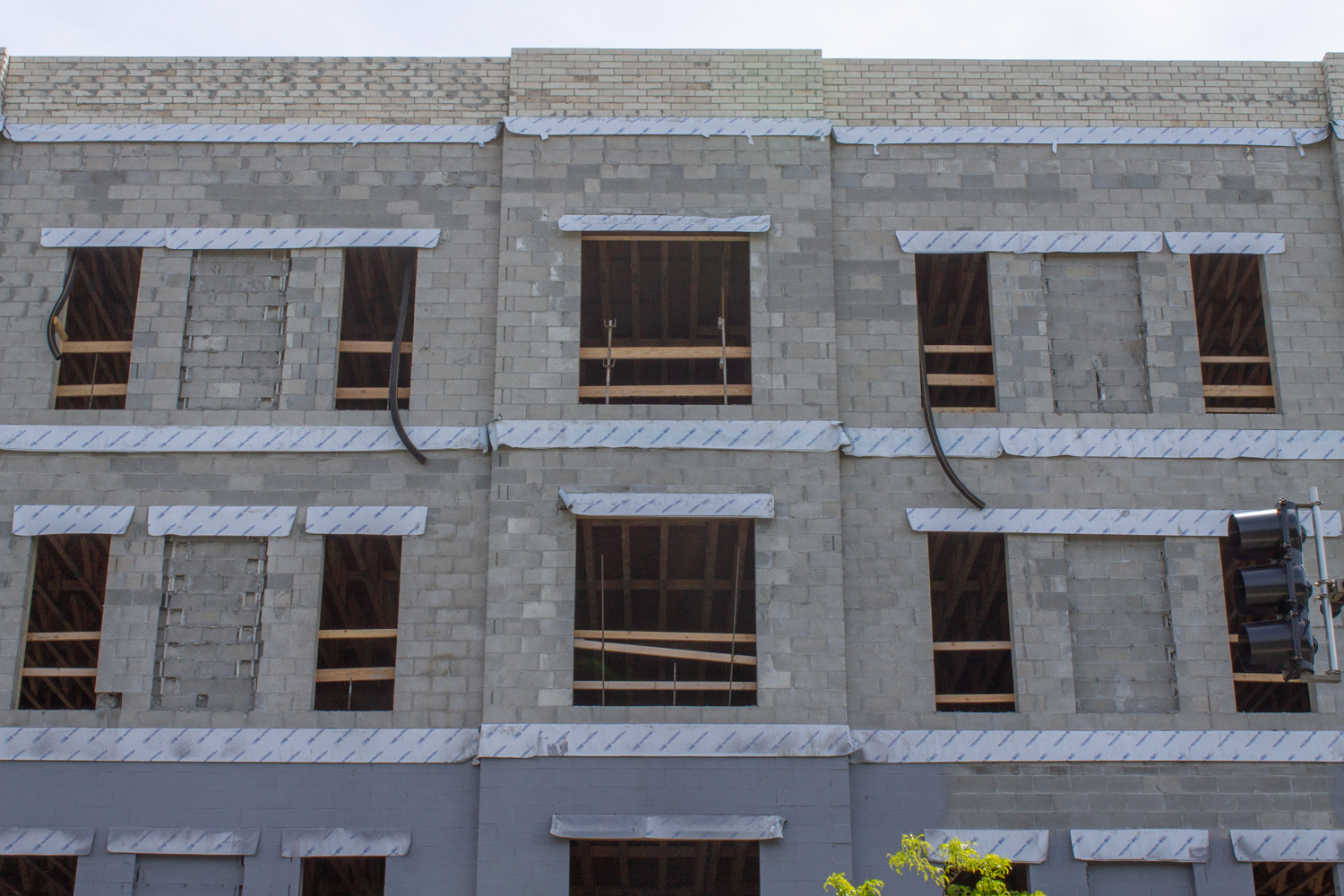 405 West Armitage Avenue topped out in Old Town