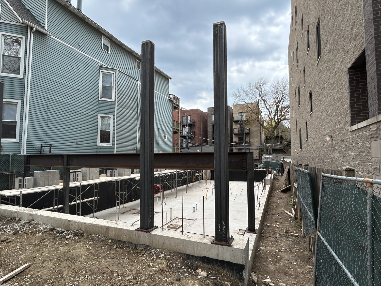 822 West Aldine Avenue construction progress