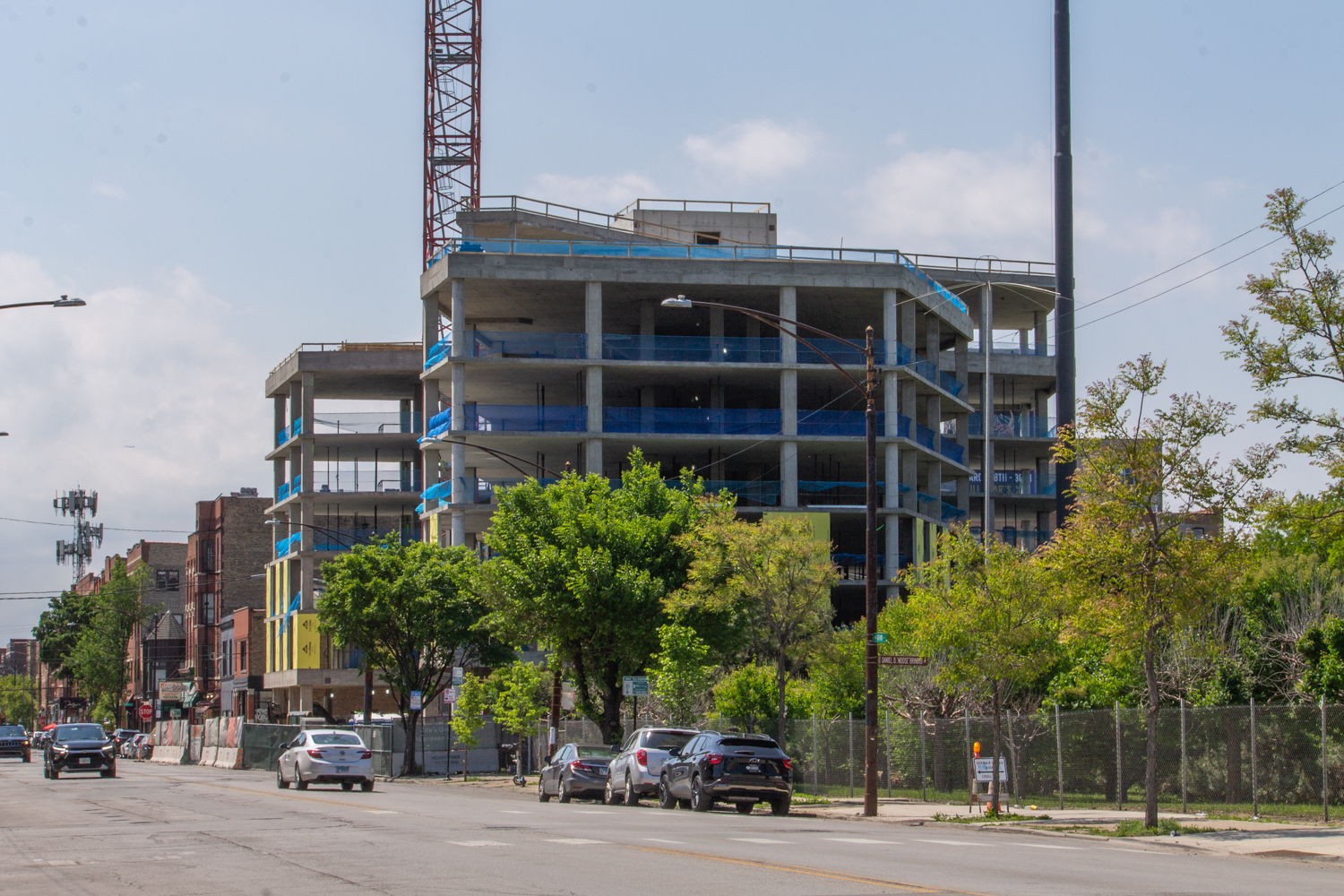 Aberdeen Crossing 1100 West Grand topped out