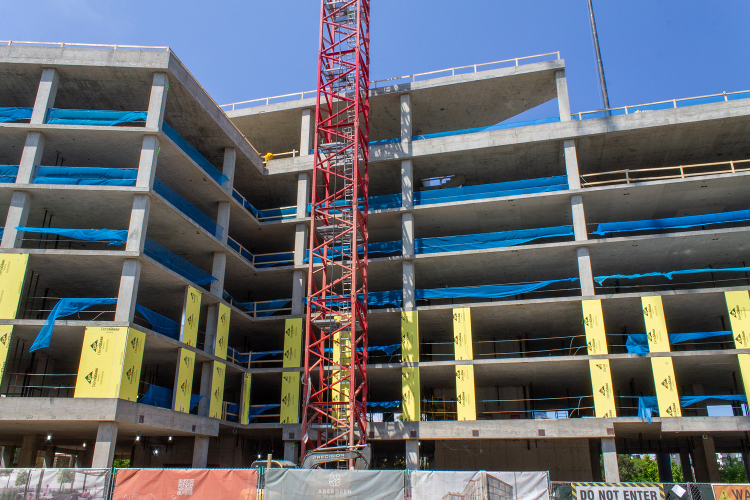 Aberdeen Crossing 1100 West Grand topped out