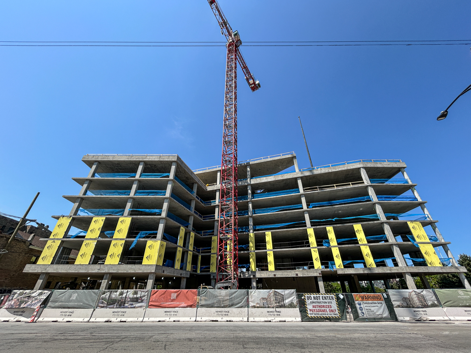 Aberdeen Crossing 1100 West Grand topped out