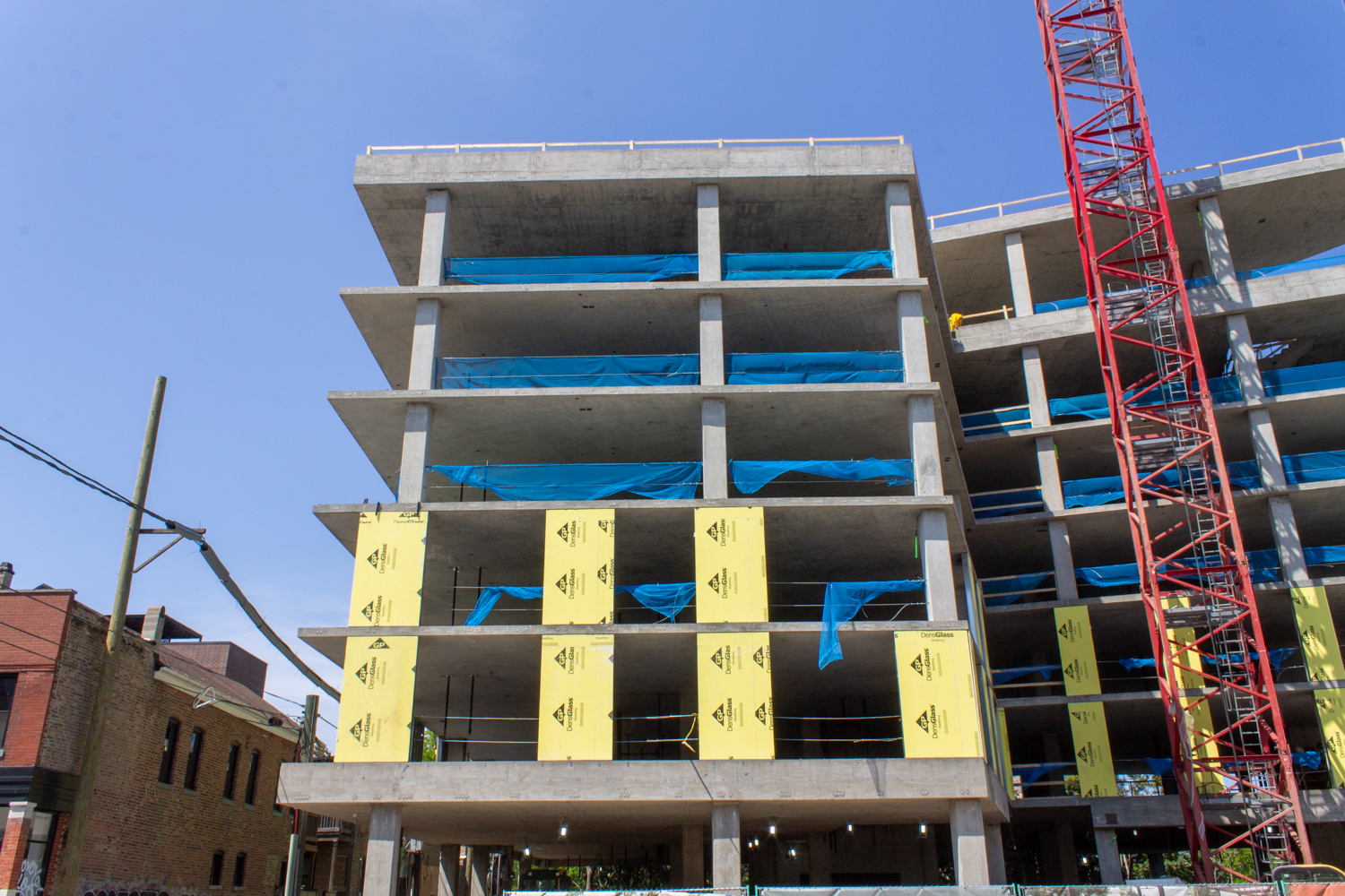 Aberdeen Crossing 1100 West Grand topped out