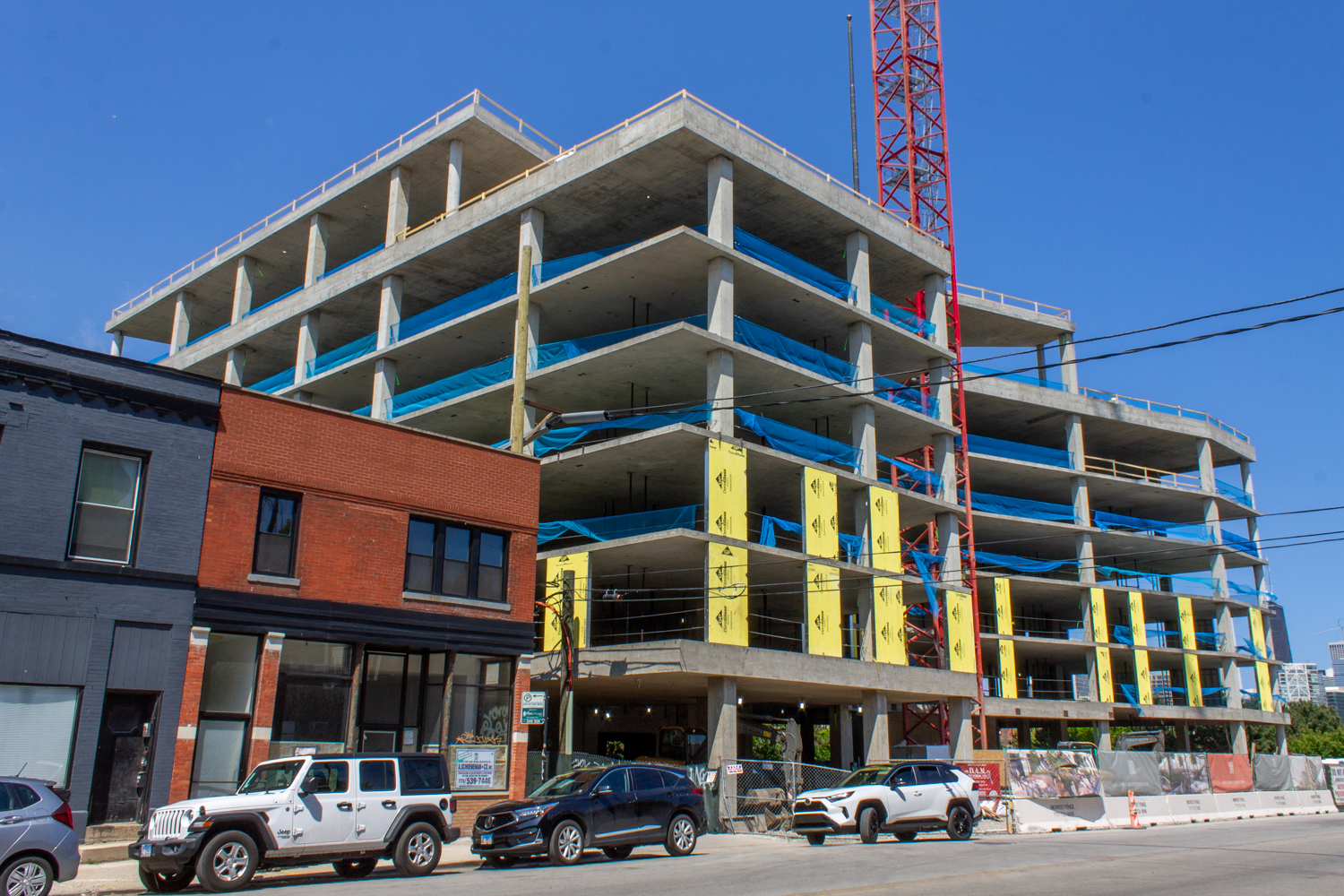 Aberdeen Crossing 1100 West Grand topped out