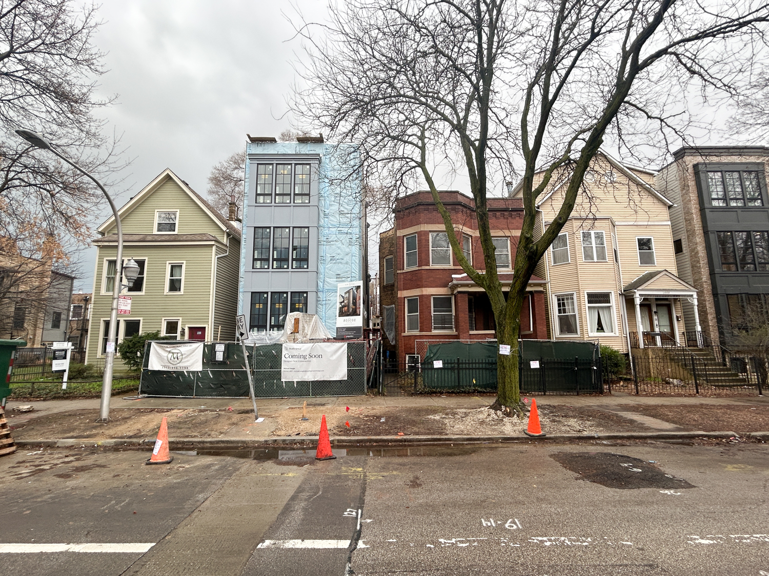1447 West Roscoe Street construction permitted