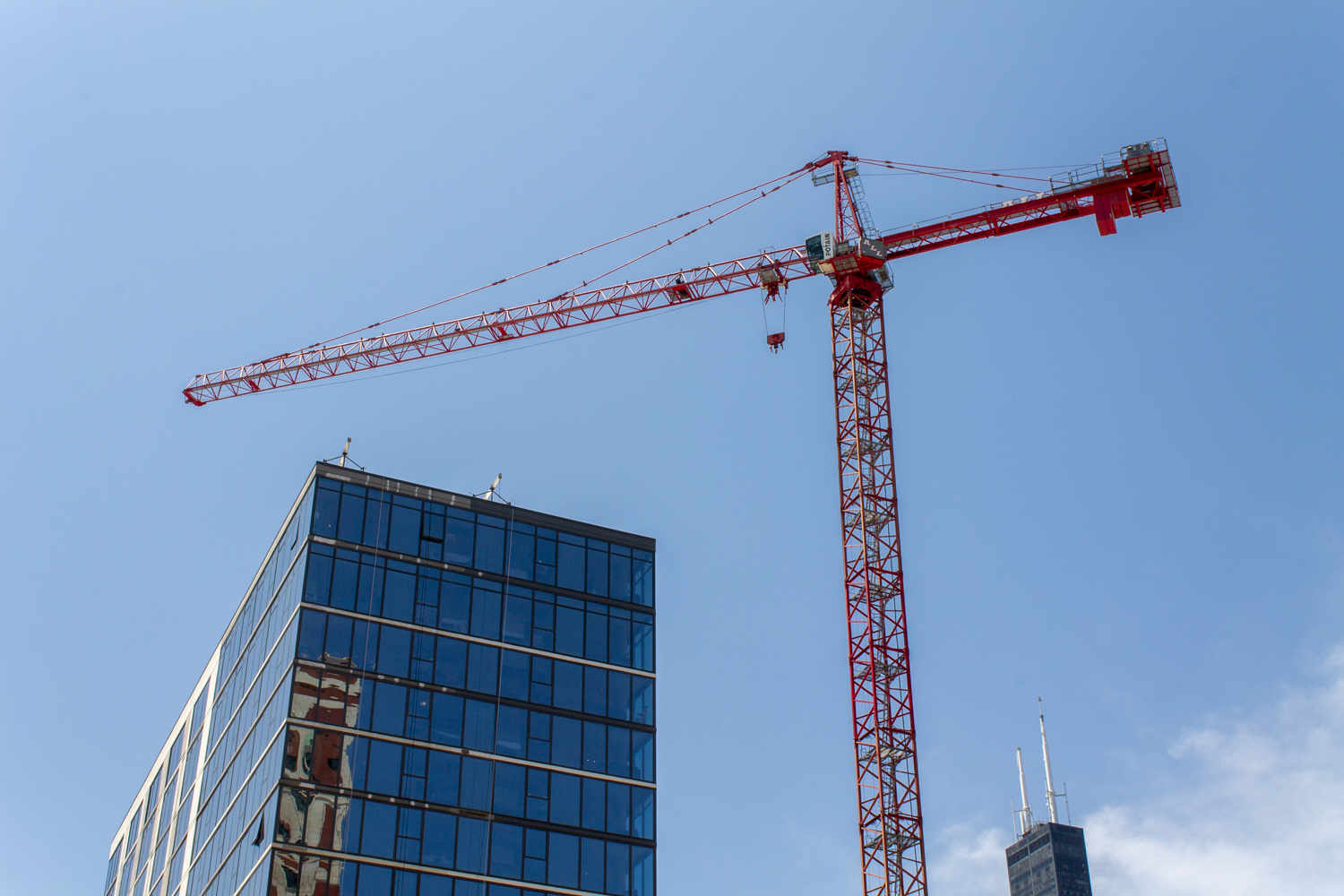 626 South Wabash erects tower crane